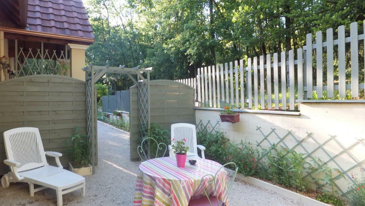 Le Nid De Mesanges Bed & Breakfast Chauffour-sur-Vell Bagian luar foto